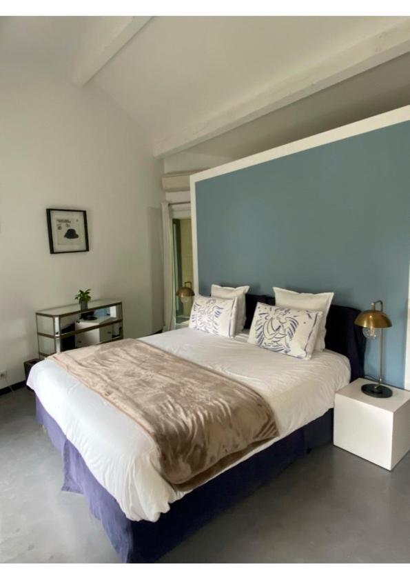 Les Esplanes Bed & Breakfast La Garde Adhemar Exterior photo
