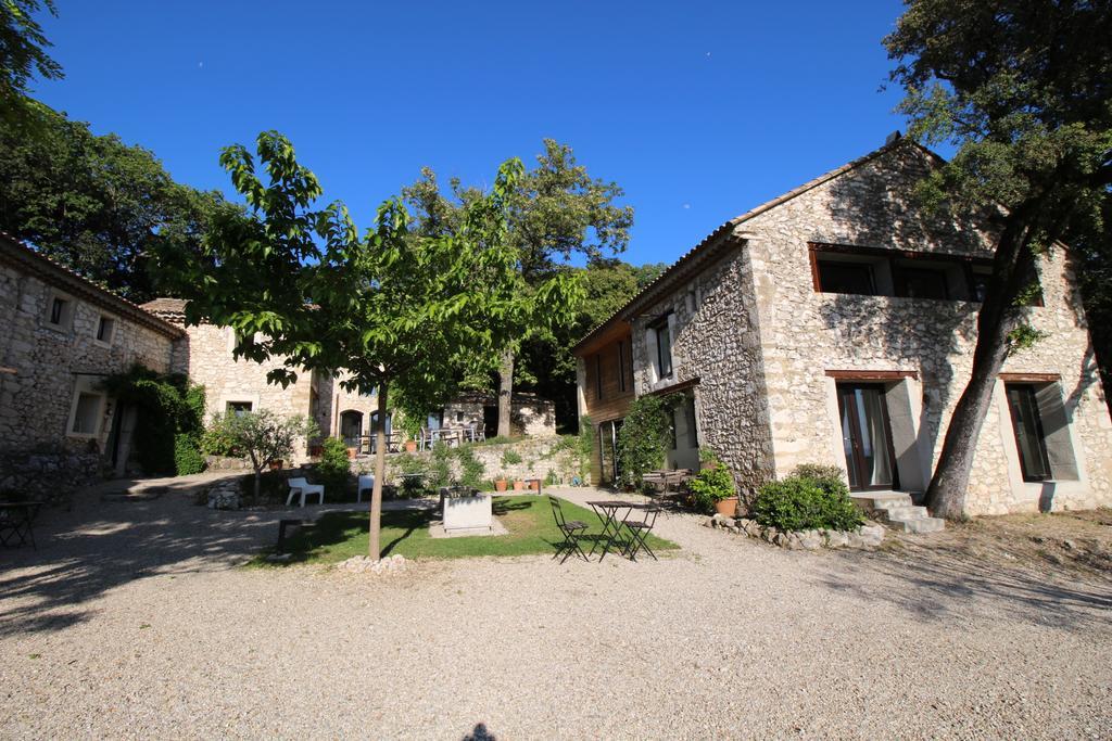 Les Esplanes Bed & Breakfast La Garde Adhemar Exterior photo